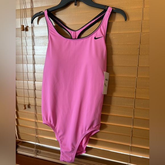 Nike NWT  Pink & Black Women's One Piece Swimsuit. Size Large - Picture 5 of 5